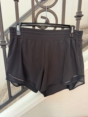 Lululemon Women’s Black Hotty Hot HR 4” Shorts